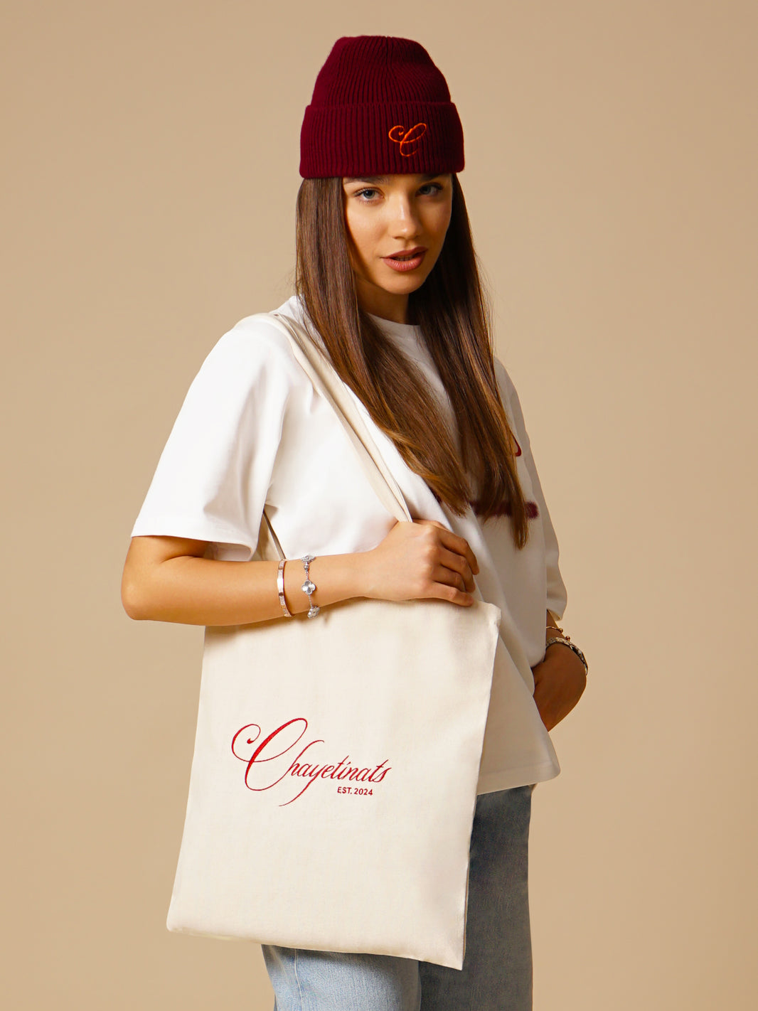 TOTE-FEMALE.jpg__PID:faf05074-1957-4107-818a-3f793173fa55